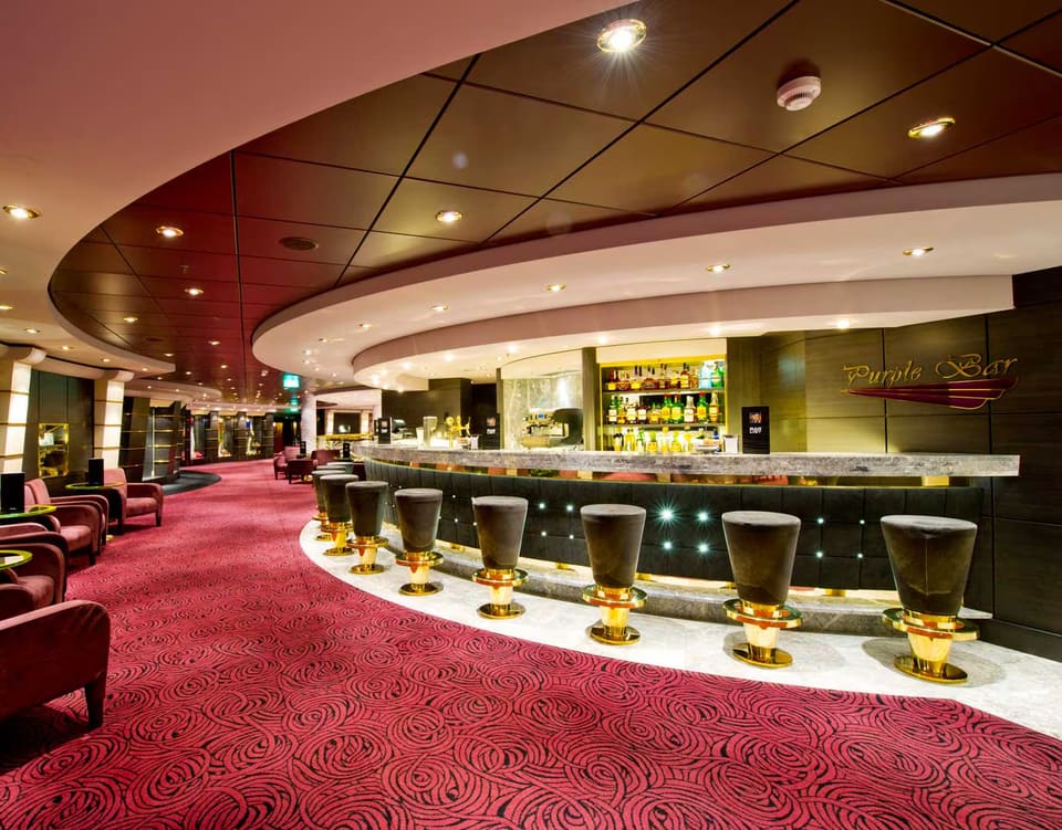Purple Bar del MSC Magnifica