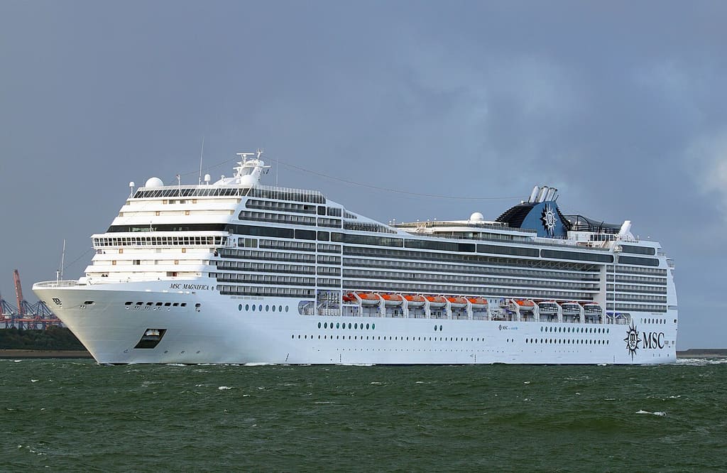 MSC Magnifica navegando