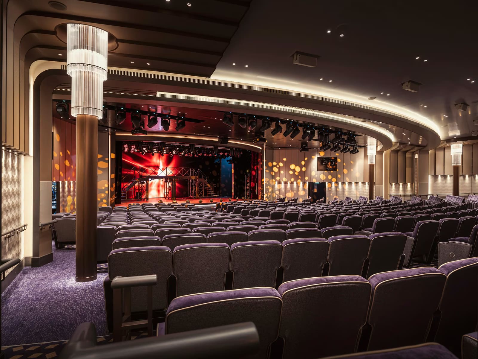 Royal Court Theatre a bordo de Queen Anne