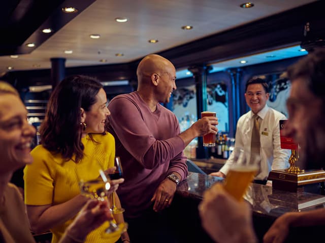 Golden Lion Pub a bordo de Queen Elizabeth