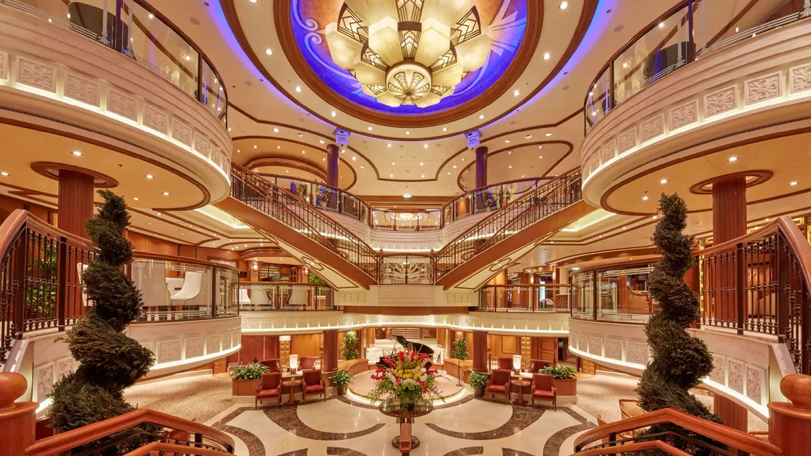 Grand Lobby a bordo de Queen Elizabeth