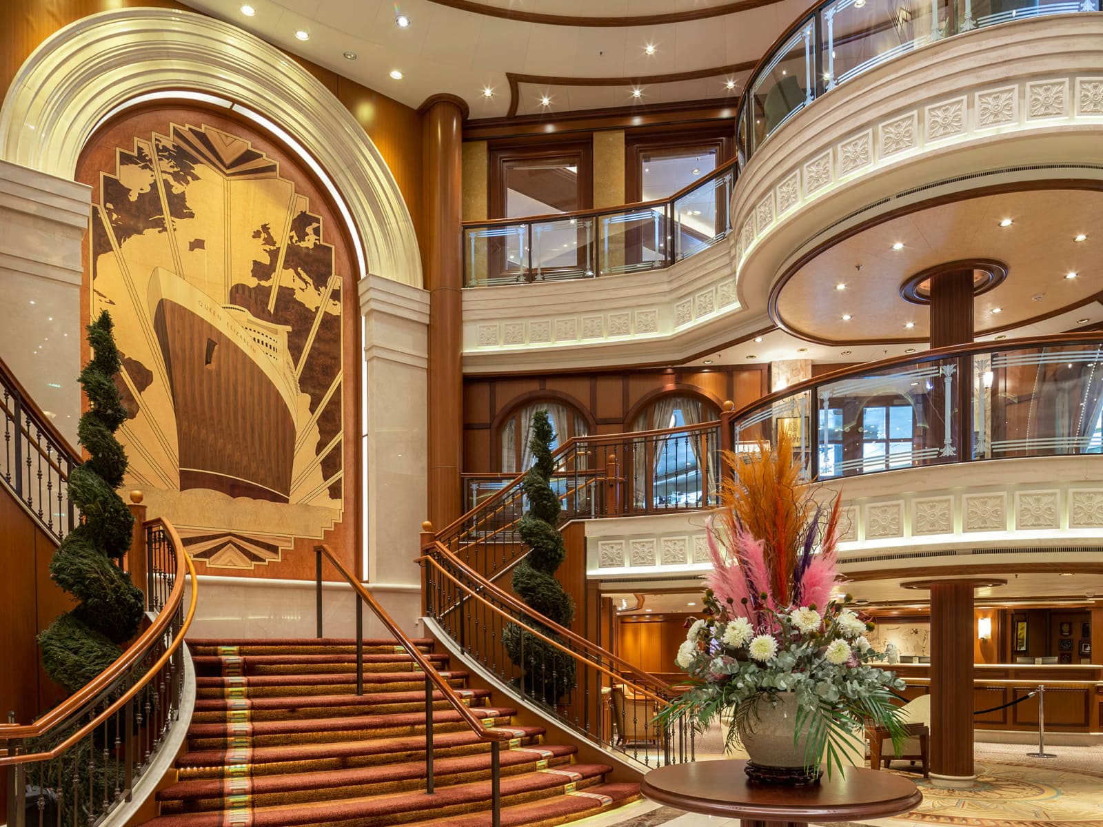 Grand Lobby a bordo de Queen Elizabeth