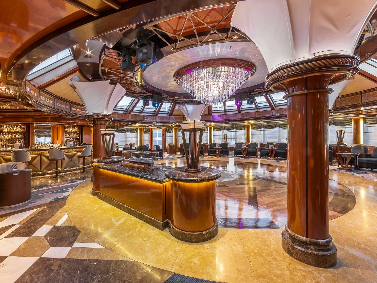 Yacht Club a bordo de Queen Elizabeth