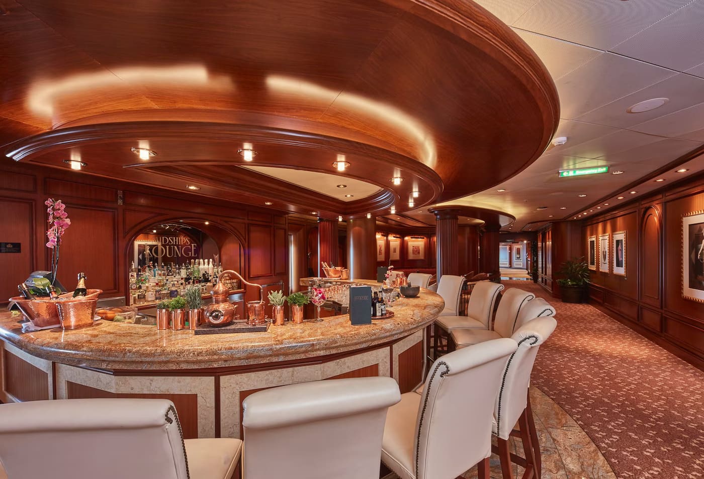 The Midships Lounge a bordo de Queen Victoria