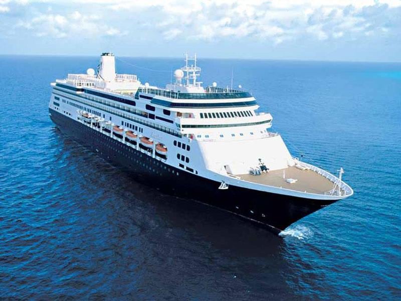 Volendam navegando en mar abierto