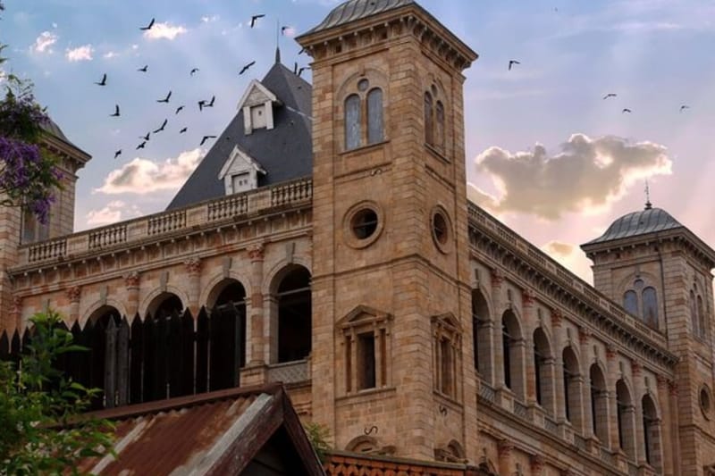 Tour a pie por Antananarivo con guía local