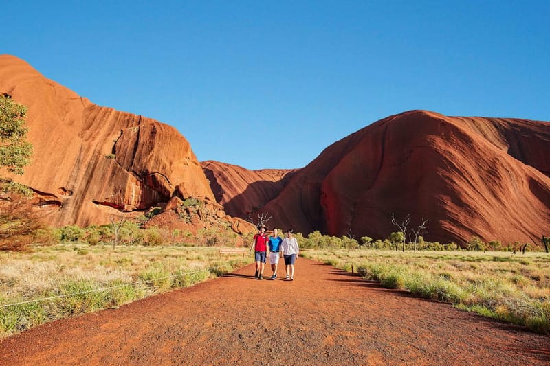 Uluru: lugares sagrados y puesta de sol con vino y tabla de quesos
