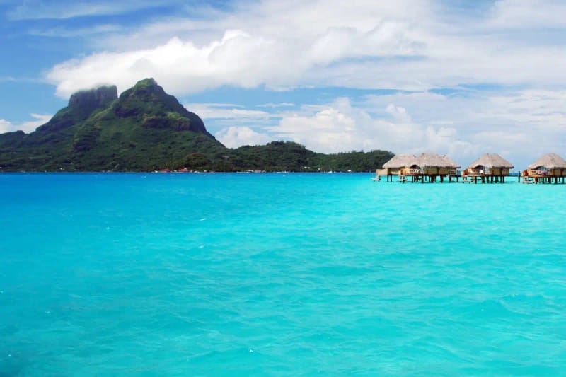 Crucero por Bora Bora en canoa polinesia