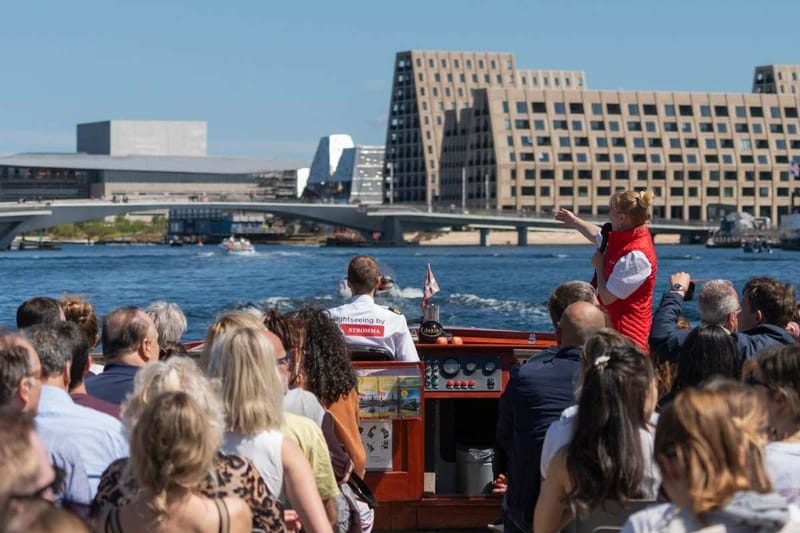 Paseo en barco por Copenhague