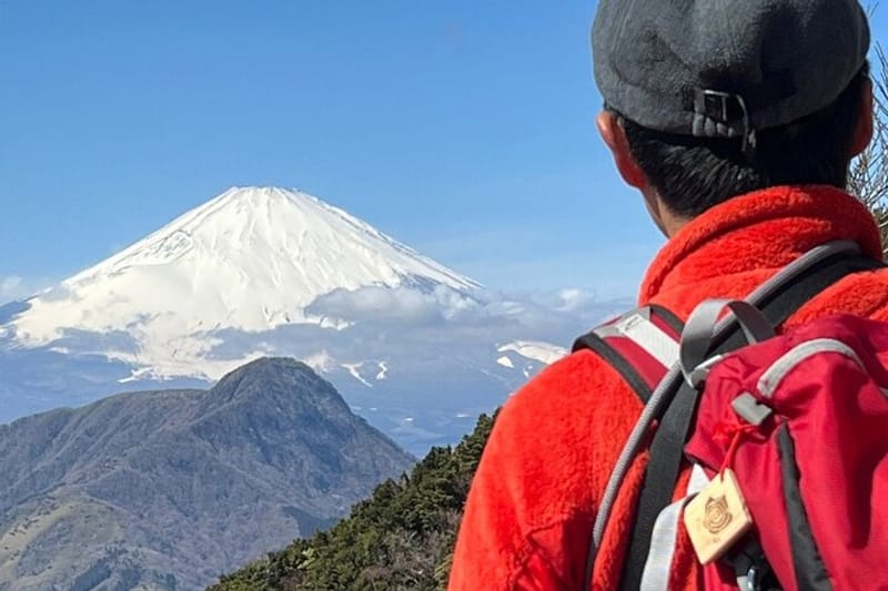 Atraviese el borde exterior de Hakone Caldera y disfrute del recorrido de senderismo Onsen