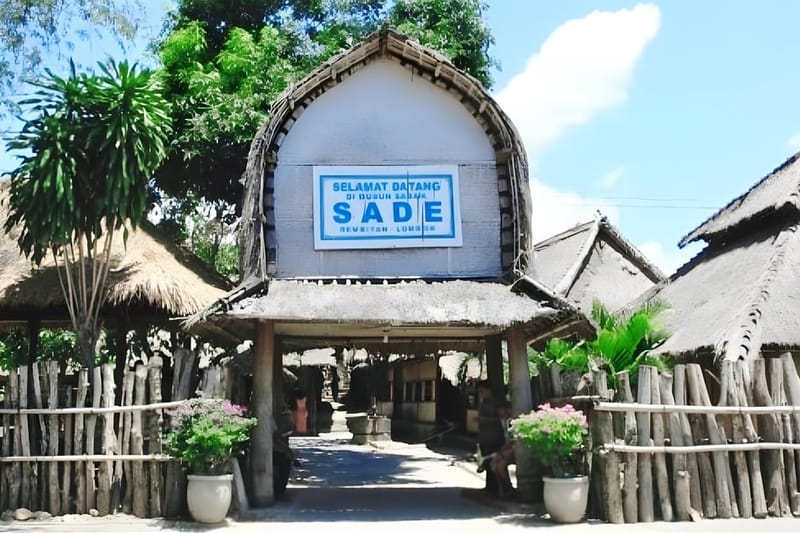 Tour por el pueblo sasak de Sade y las playas del sur
