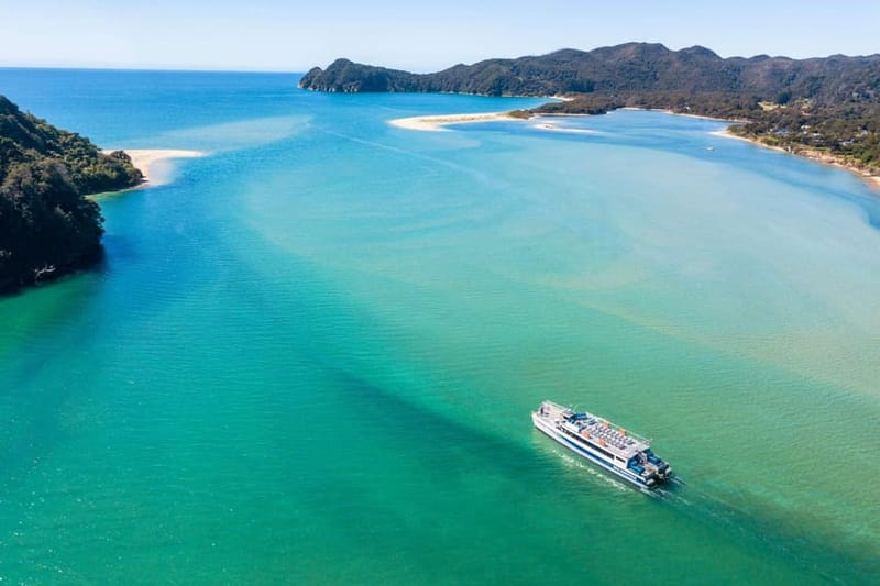 Abel Tasman: tour a pie y paseo en barco con Sea Shuttle