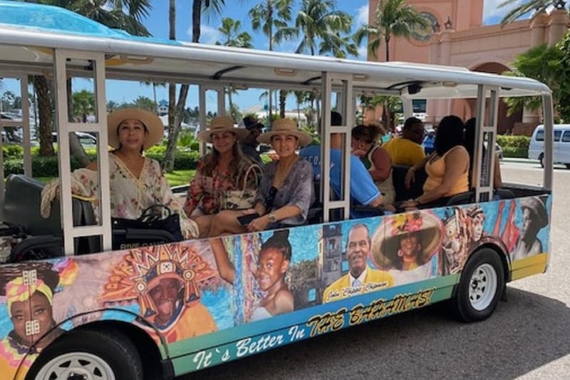 Tour cultural por Nasáu en tranvía eléctrico