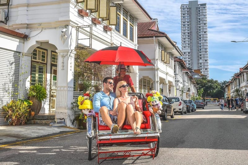 Penang Hill, templo Kek Lok Si y degustación de laksa