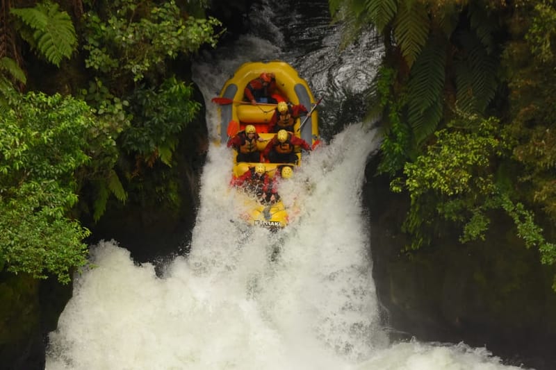 Rafting en Rotorua: ¡vive la experiencia de aguas bravas en el río Kaituna!