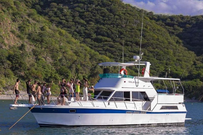 Paseo en barco por las playas de Santa Marta e isla Pelícano