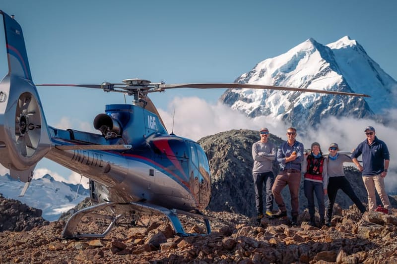Monte Cook: vuelo panorámico en helicóptero con aterrizaje alpino