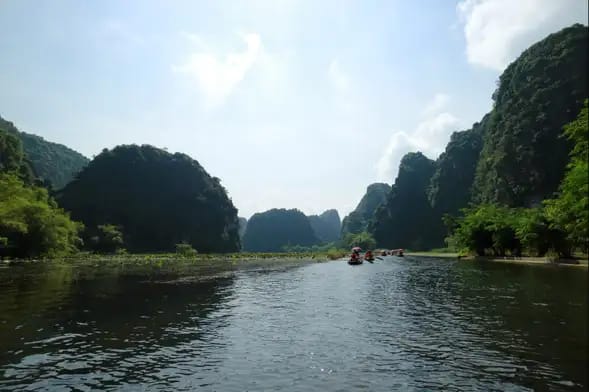 Excursión a Hoa Lu y Tam Coc