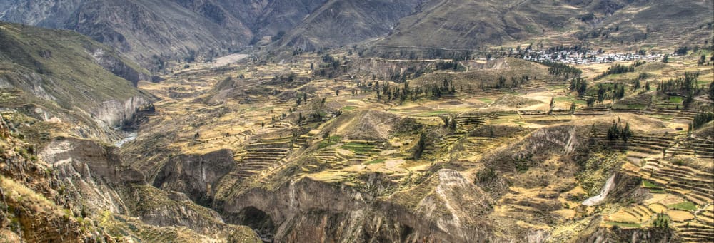 Tour de 2 días por el Valle del Colca y la Cruz del Cóndor