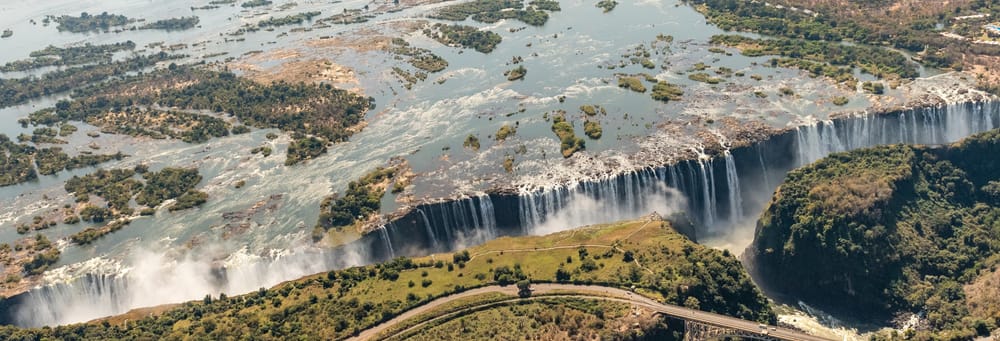 Senderismo y tirolina en las Cataratas Victoria