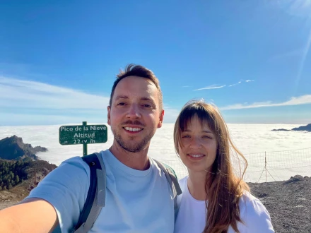 José Simón y Marta Santos, de NomadFlight, en el Pico de la Nieve
